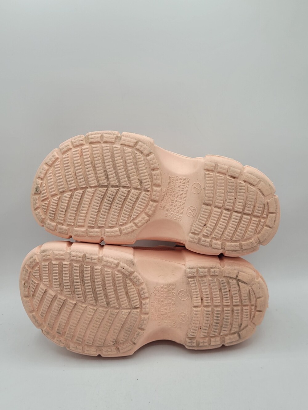 Chunky Platform Clogs Size 7 - Picture 11 of 16